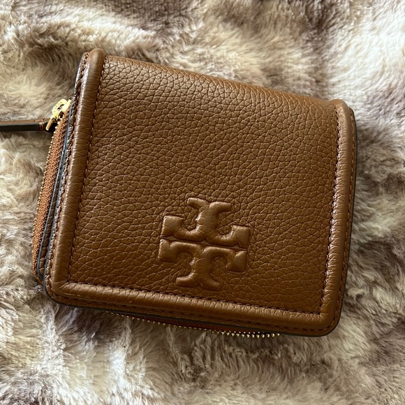 Handbags - Like new, used condition Tory small wallet